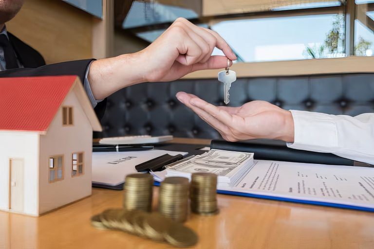 agente inmobiliario que entrega casa clave cliente firma acuerdo propiedad 1423 3274 upscale